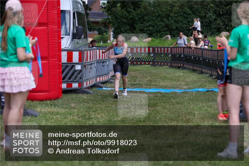 21.06.2026 - 29. Vierlanden-Triathlon Andreas Tolksdorf http://msf.ph/oto/9918023 21.06.2026 15:19:23 Ziel 1237, 1270 meine-sportfotos.de