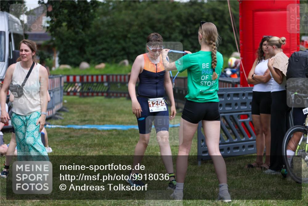 21.06.2026 - 29. Vierlanden-Triathlon Andreas Tolksdorf http://msf.ph/oto/9918036 21.06.2026 15:19:49 Ziel 1255 meine-sportfotos.de