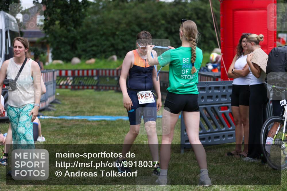 21.06.2026 - 29. Vierlanden-Triathlon Andreas Tolksdorf http://msf.ph/oto/9918037 21.06.2026 15:19:50 Ziel 1255 meine-sportfotos.de