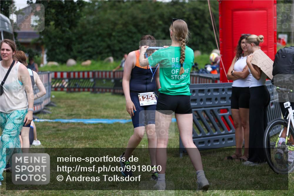 21.06.2026 - 29. Vierlanden-Triathlon Andreas Tolksdorf http://msf.ph/oto/9918040 21.06.2026 15:19:50 Ziel 1255 meine-sportfotos.de