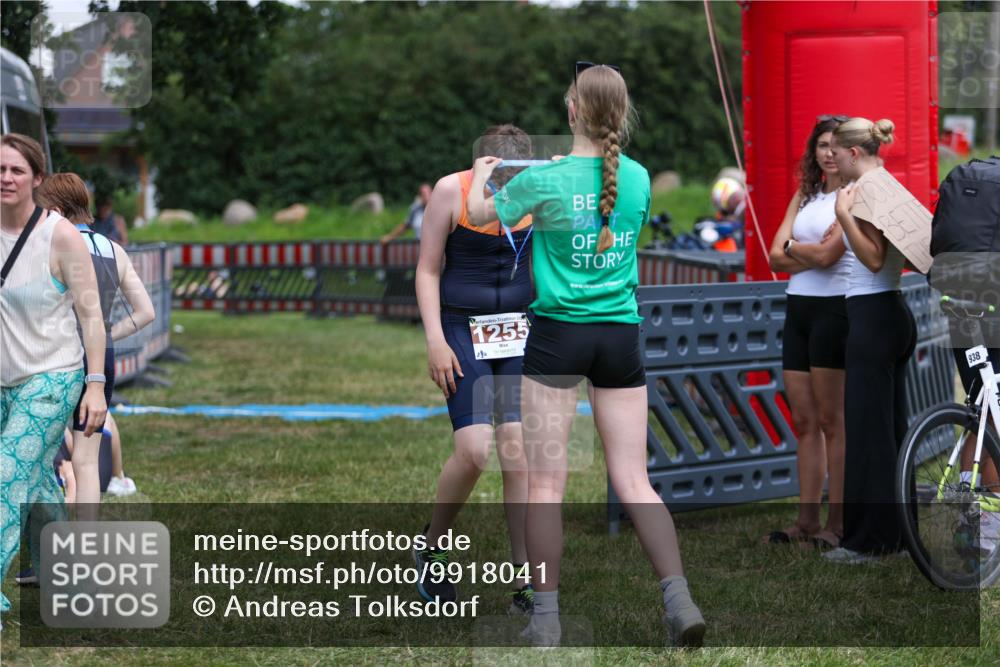 21.06.2026 - 29. Vierlanden-Triathlon Andreas Tolksdorf http://msf.ph/oto/9918041 21.06.2026 15:19:50 Ziel 1255 meine-sportfotos.de