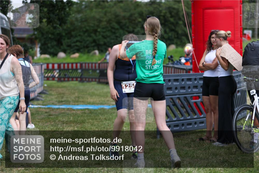 21.06.2026 - 29. Vierlanden-Triathlon Andreas Tolksdorf http://msf.ph/oto/9918042 21.06.2026 15:19:50 Ziel 1255 meine-sportfotos.de