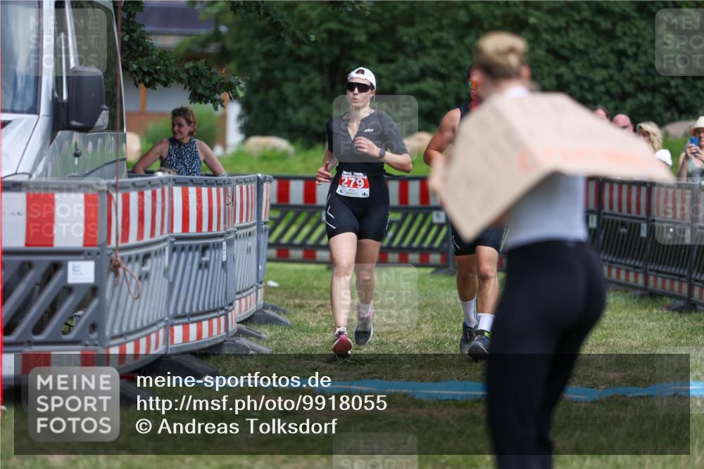 21.06.2026 - 29. Vierlanden-Triathlon Andreas Tolksdorf http://msf.ph/oto/9918055 21.06.2026 15:22:19 Ziel 105, 279 meine-sportfotos.de