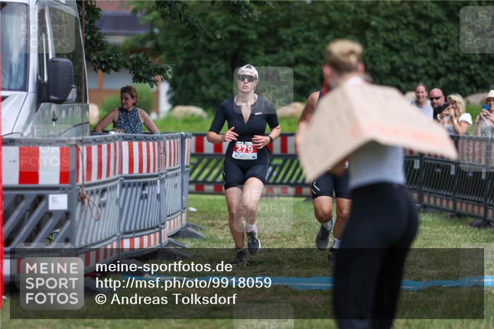 21.06.2026 - 29. Vierlanden-Triathlon Andreas Tolksdorf http://msf.ph/oto/9918059 21.06.2026 15:22:19 Ziel 105, 279 meine-sportfotos.de