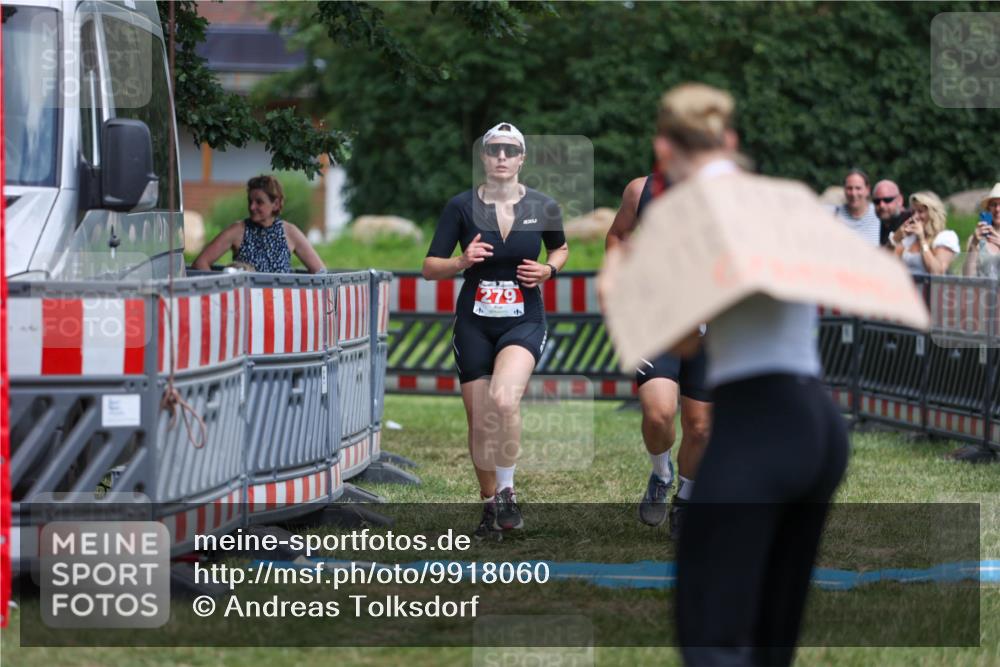 21.06.2026 - 29. Vierlanden-Triathlon Andreas Tolksdorf http://msf.ph/oto/9918060 21.06.2026 15:22:19 Ziel 105, 279 meine-sportfotos.de