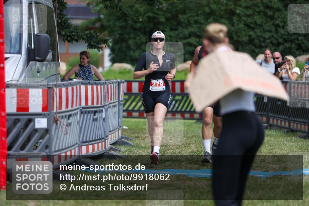 21.06.2026 - 29. Vierlanden-Triathlon Andreas Tolksdorf http://msf.ph/oto/9918062 21.06.2026 15:22:19 Ziel 105, 279 meine-sportfotos.de