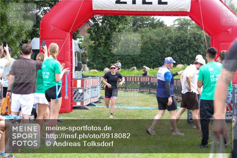 21.06.2026 - 29. Vierlanden-Triathlon Andreas Tolksdorf http://msf.ph/oto/9918082 21.06.2026 11:46:50 Ziel 560 meine-sportfotos.de