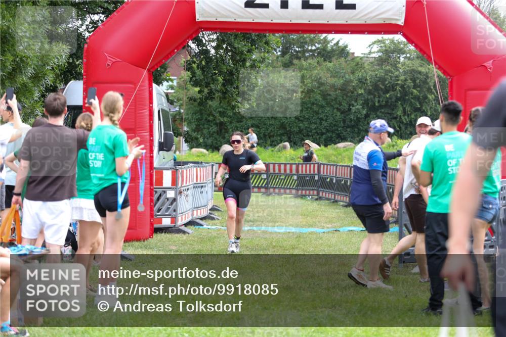 21.06.2026 - 29. Vierlanden-Triathlon Andreas Tolksdorf http://msf.ph/oto/9918085 21.06.2026 11:46:50 Ziel 560 meine-sportfotos.de