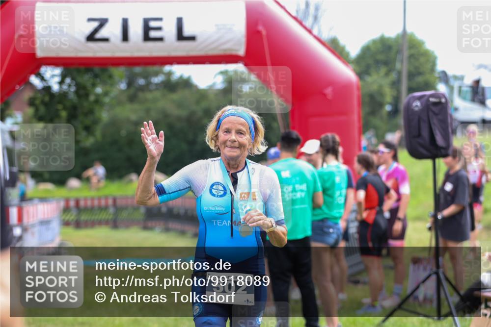 21.06.2026 - 29. Vierlanden-Triathlon Andreas Tolksdorf http://msf.ph/oto/9918089 21.06.2026 11:47:10 Ziel  meine-sportfotos.de