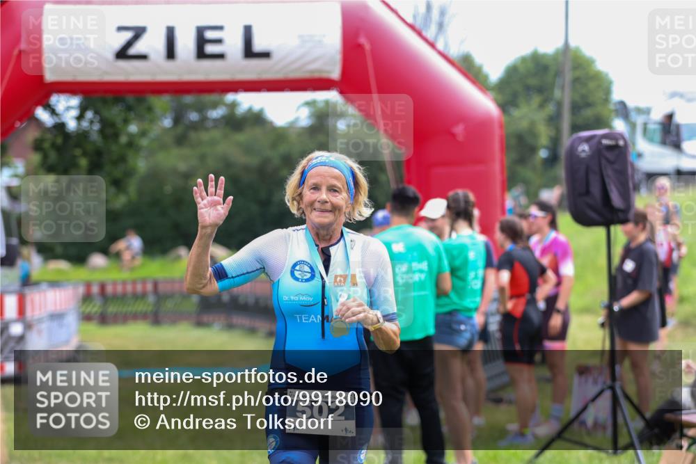 21.06.2026 - 29. Vierlanden-Triathlon Andreas Tolksdorf http://msf.ph/oto/9918090 21.06.2026 11:47:10 Ziel  meine-sportfotos.de