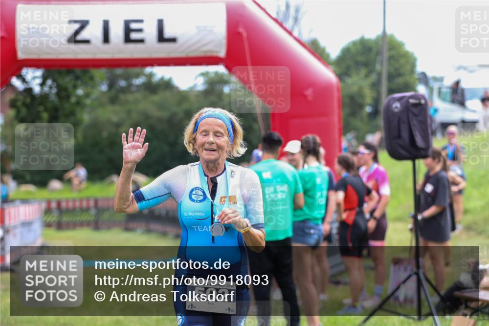 21.06.2026 - 29. Vierlanden-Triathlon Andreas Tolksdorf http://msf.ph/oto/9918093 21.06.2026 11:47:10 Ziel  meine-sportfotos.de