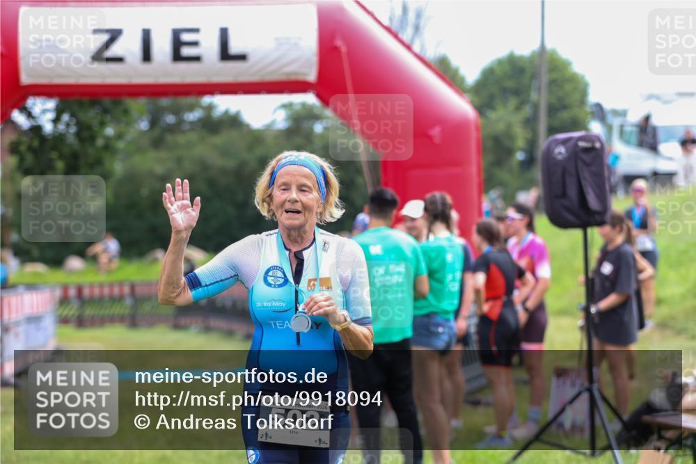 21.06.2026 - 29. Vierlanden-Triathlon Andreas Tolksdorf http://msf.ph/oto/9918094 21.06.2026 11:47:10 Ziel  meine-sportfotos.de