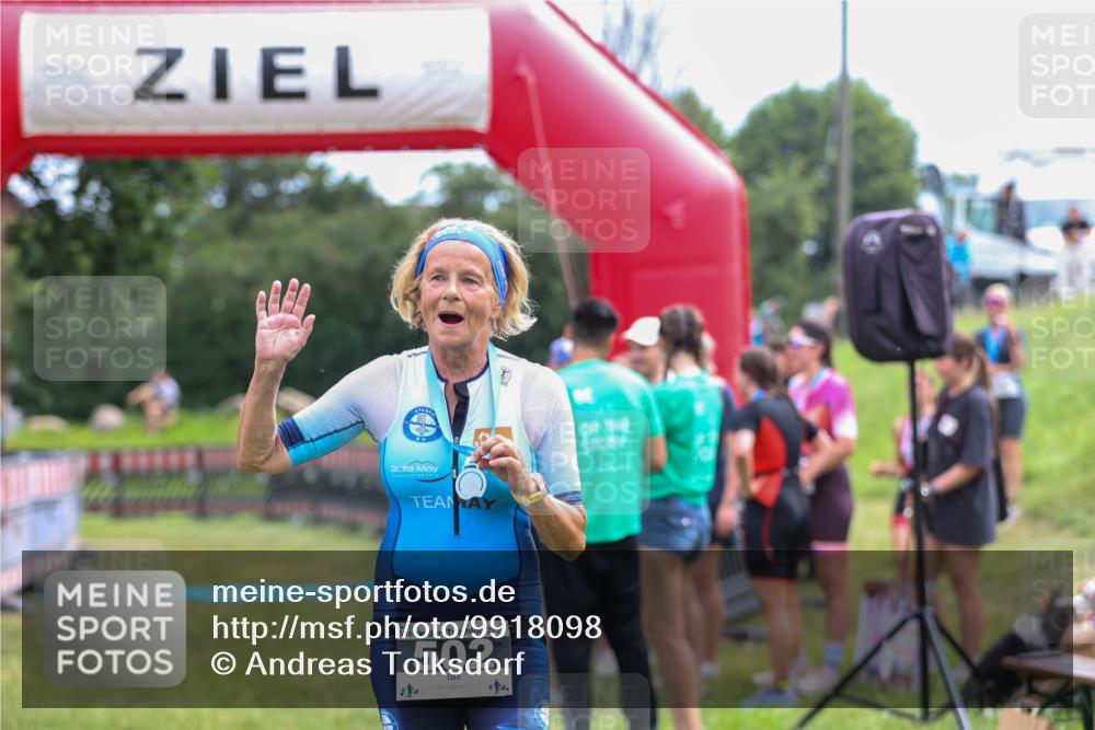 21.06.2026 - 29. Vierlanden-Triathlon Andreas Tolksdorf http://msf.ph/oto/9918098 21.06.2026 11:47:10 Ziel  meine-sportfotos.de