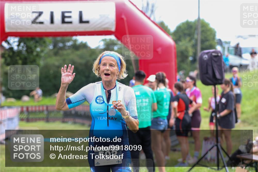 21.06.2026 - 29. Vierlanden-Triathlon Andreas Tolksdorf http://msf.ph/oto/9918099 21.06.2026 11:47:10 Ziel  meine-sportfotos.de