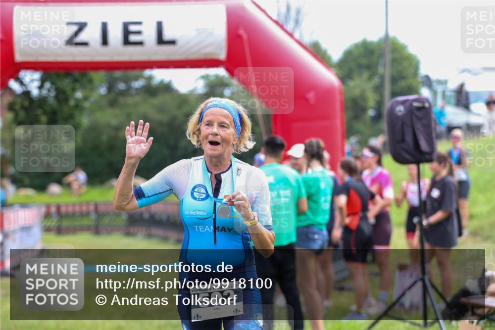 21.06.2026 - 29. Vierlanden-Triathlon Andreas Tolksdorf http://msf.ph/oto/9918100 21.06.2026 11:47:10 Ziel  meine-sportfotos.de