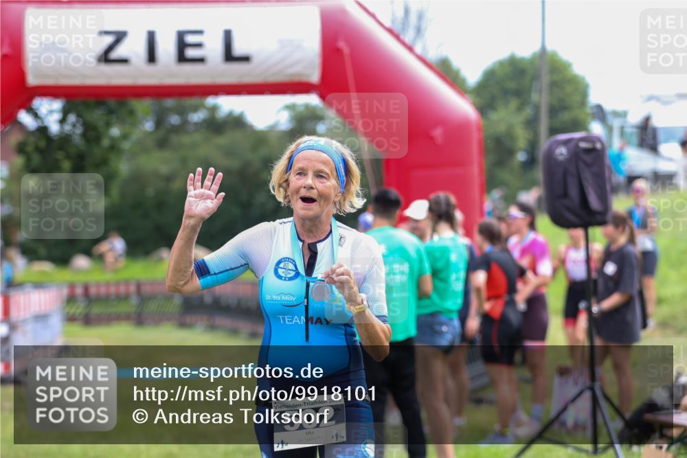 21.06.2026 - 29. Vierlanden-Triathlon Andreas Tolksdorf http://msf.ph/oto/9918101 21.06.2026 11:47:10 Ziel  meine-sportfotos.de