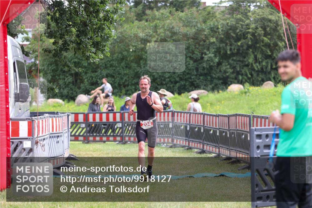 21.06.2026 - 29. Vierlanden-Triathlon Andreas Tolksdorf http://msf.ph/oto/9918127 21.06.2026 11:47:53 Ziel 204 meine-sportfotos.de