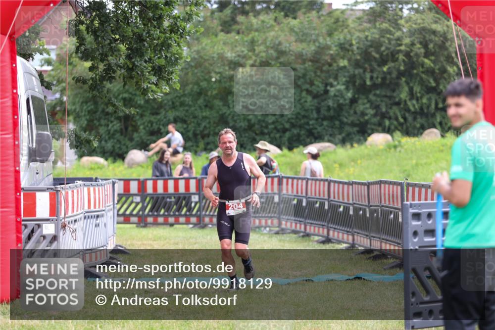 21.06.2026 - 29. Vierlanden-Triathlon Andreas Tolksdorf http://msf.ph/oto/9918129 21.06.2026 11:47:53 Ziel 204 meine-sportfotos.de