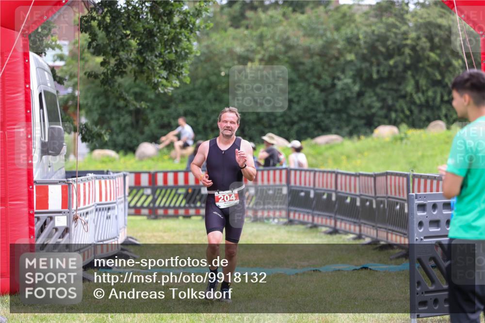 21.06.2026 - 29. Vierlanden-Triathlon Andreas Tolksdorf http://msf.ph/oto/9918132 21.06.2026 11:47:54 Ziel 204 meine-sportfotos.de