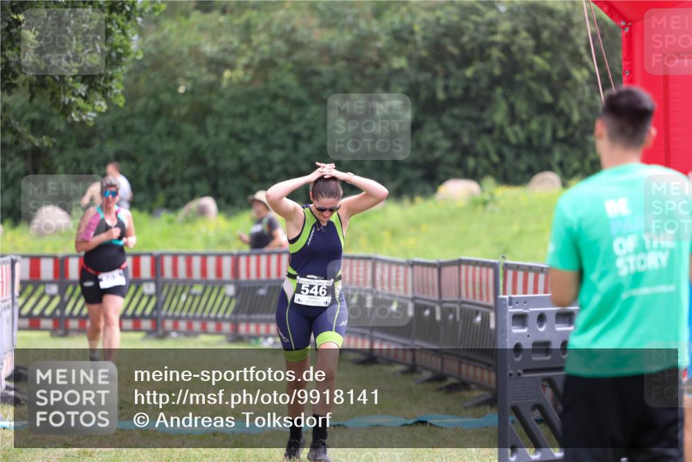 21.06.2026 - 29. Vierlanden-Triathlon Andreas Tolksdorf http://msf.ph/oto/9918141 21.06.2026 11:48:25 Ziel 546, 565 meine-sportfotos.de