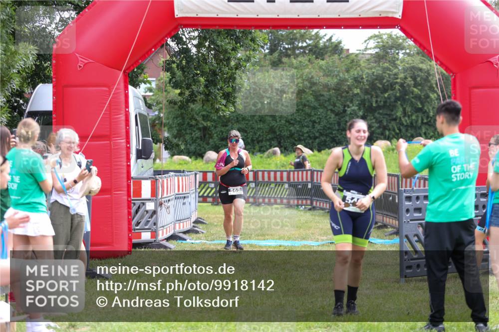 21.06.2026 - 29. Vierlanden-Triathlon Andreas Tolksdorf http://msf.ph/oto/9918142 21.06.2026 11:48:29 Ziel 546, 565 meine-sportfotos.de