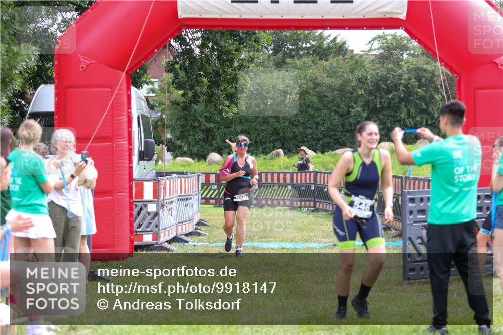 21.06.2026 - 29. Vierlanden-Triathlon Andreas Tolksdorf http://msf.ph/oto/9918147 21.06.2026 11:48:29 Ziel 546, 565 meine-sportfotos.de