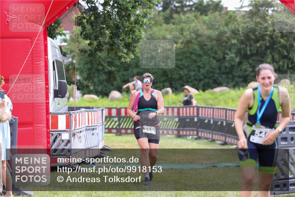 21.06.2026 - 29. Vierlanden-Triathlon Andreas Tolksdorf http://msf.ph/oto/9918153 21.06.2026 11:48:30 Ziel 565 meine-sportfotos.de