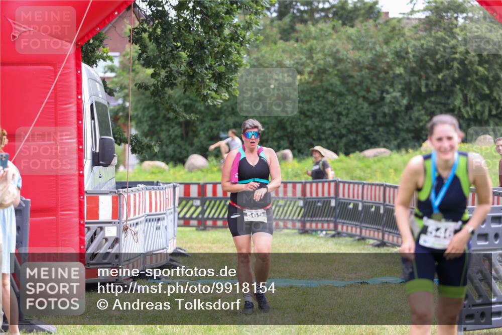 21.06.2026 - 29. Vierlanden-Triathlon Andreas Tolksdorf http://msf.ph/oto/9918154 21.06.2026 11:48:30 Ziel 565 meine-sportfotos.de