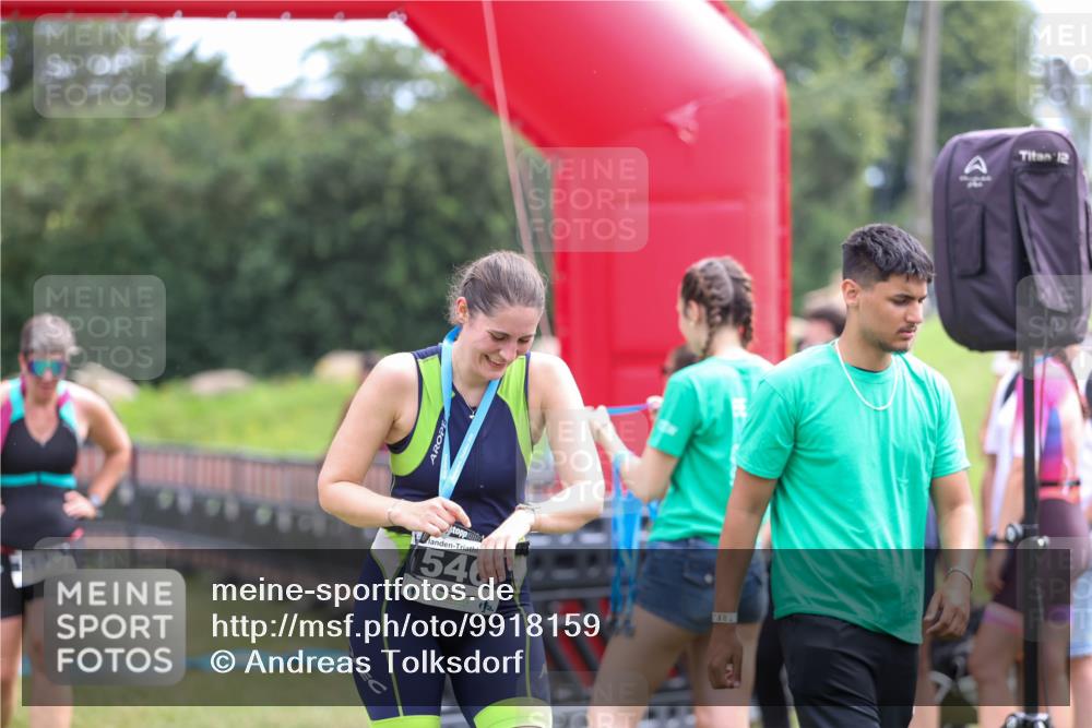 21.06.2026 - 29. Vierlanden-Triathlon Andreas Tolksdorf http://msf.ph/oto/9918159 21.06.2026 11:48:33 Ziel 565 meine-sportfotos.de