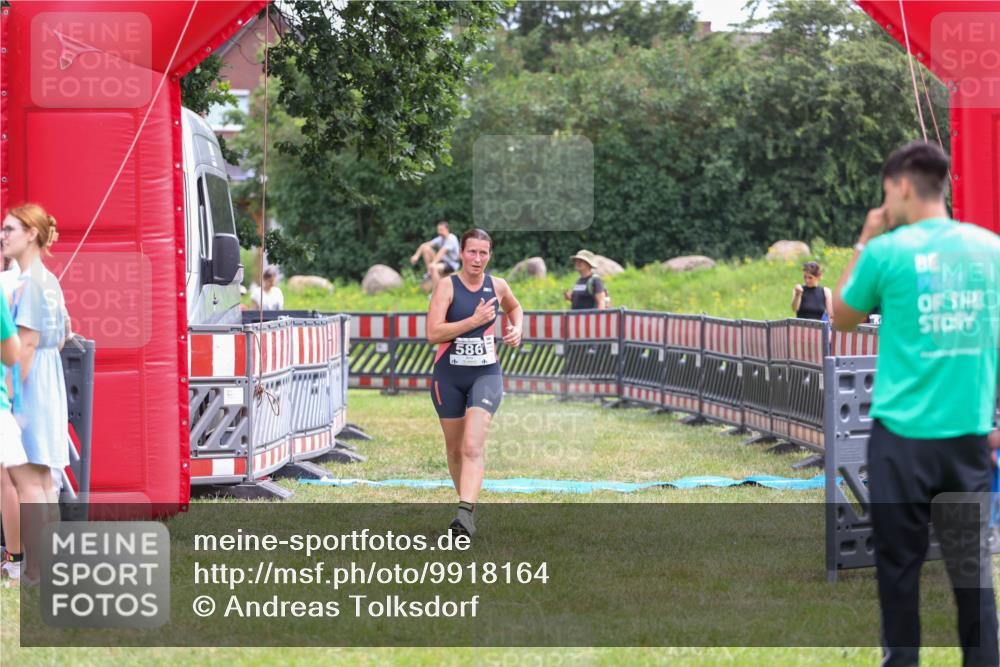 21.06.2026 - 29. Vierlanden-Triathlon Andreas Tolksdorf http://msf.ph/oto/9918164 21.06.2026 11:49:02 Ziel 586 meine-sportfotos.de