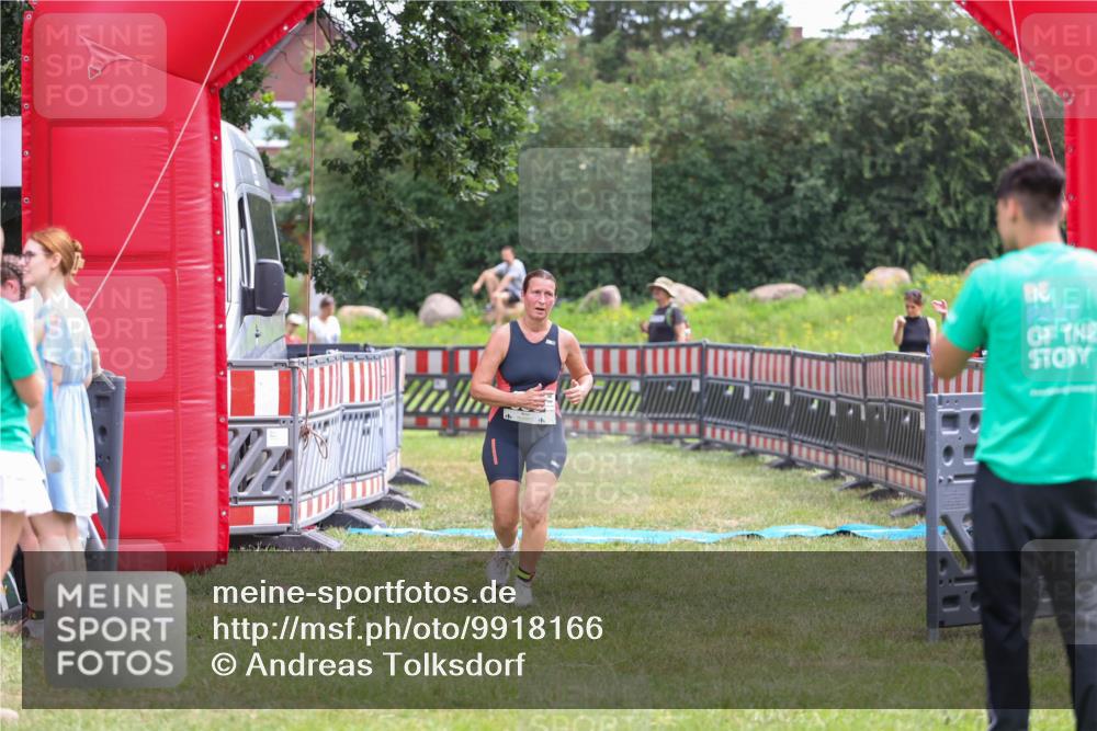 21.06.2026 - 29. Vierlanden-Triathlon Andreas Tolksdorf http://msf.ph/oto/9918166 21.06.2026 11:49:02 Ziel 586 meine-sportfotos.de