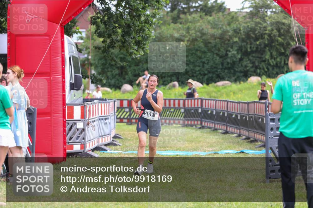 21.06.2026 - 29. Vierlanden-Triathlon Andreas Tolksdorf http://msf.ph/oto/9918169 21.06.2026 11:49:02 Ziel 586 meine-sportfotos.de