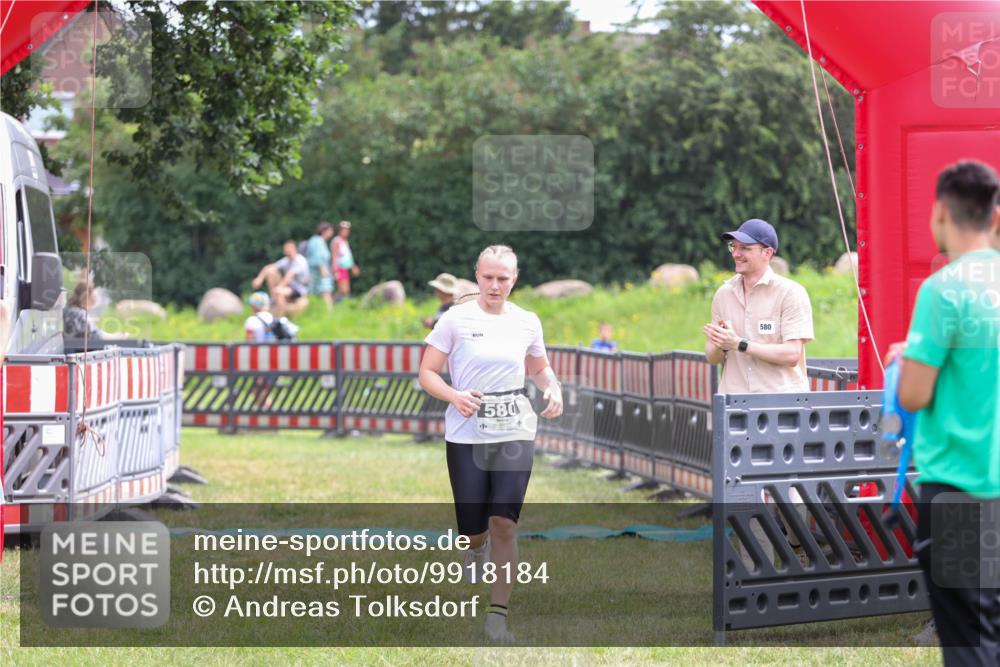 21.06.2026 - 29. Vierlanden-Triathlon Andreas Tolksdorf http://msf.ph/oto/9918184 21.06.2026 11:49:31 Ziel 580 meine-sportfotos.de