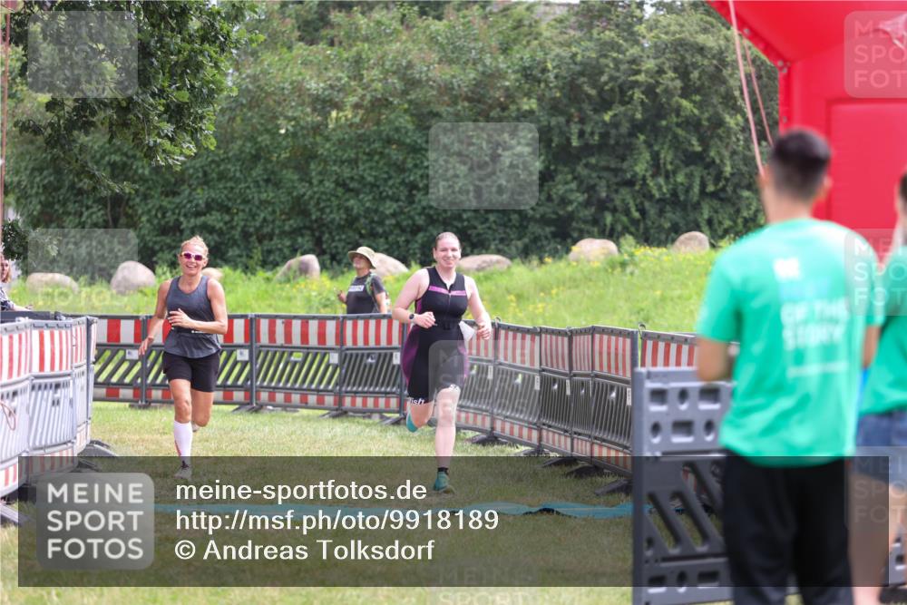 21.06.2026 - 29. Vierlanden-Triathlon Andreas Tolksdorf http://msf.ph/oto/9918189 21.06.2026 11:49:48 Ziel 527, 574 meine-sportfotos.de