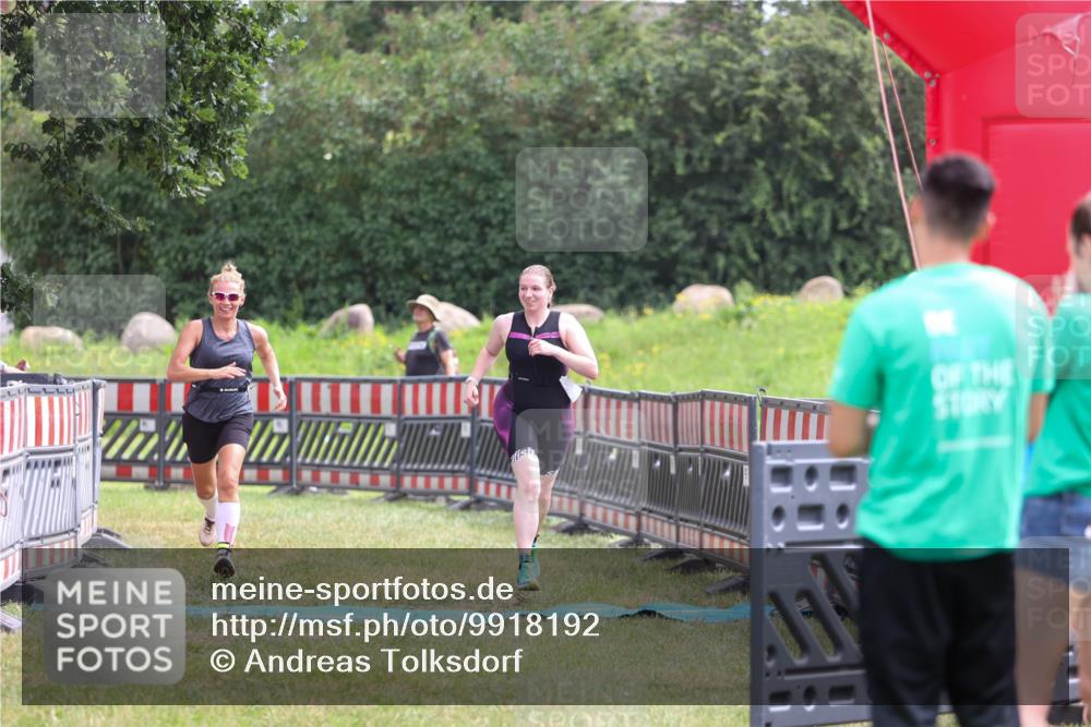 21.06.2026 - 29. Vierlanden-Triathlon Andreas Tolksdorf http://msf.ph/oto/9918192 21.06.2026 11:49:48 Ziel 527, 574 meine-sportfotos.de