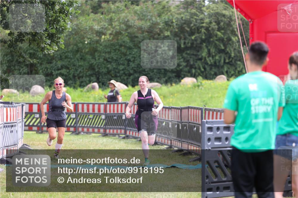 21.06.2026 - 29. Vierlanden-Triathlon Andreas Tolksdorf http://msf.ph/oto/9918195 21.06.2026 11:49:48 Ziel 527, 574 meine-sportfotos.de