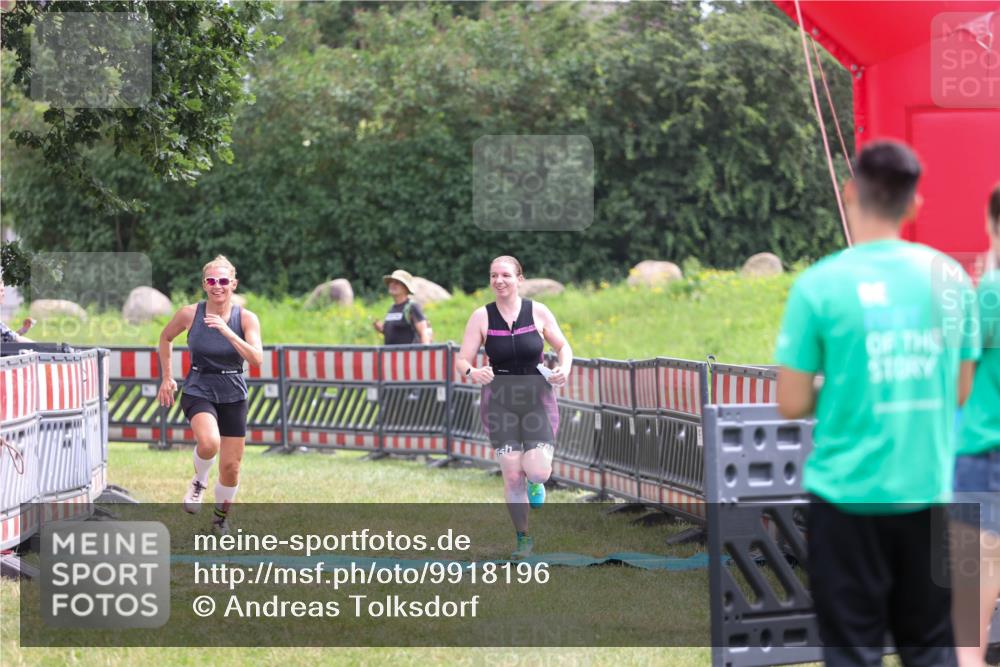 21.06.2026 - 29. Vierlanden-Triathlon Andreas Tolksdorf http://msf.ph/oto/9918196 21.06.2026 11:49:48 Ziel 527, 574 meine-sportfotos.de