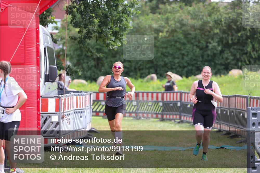 21.06.2026 - 29. Vierlanden-Triathlon Andreas Tolksdorf http://msf.ph/oto/9918199 21.06.2026 11:49:49 Ziel 527, 574 meine-sportfotos.de