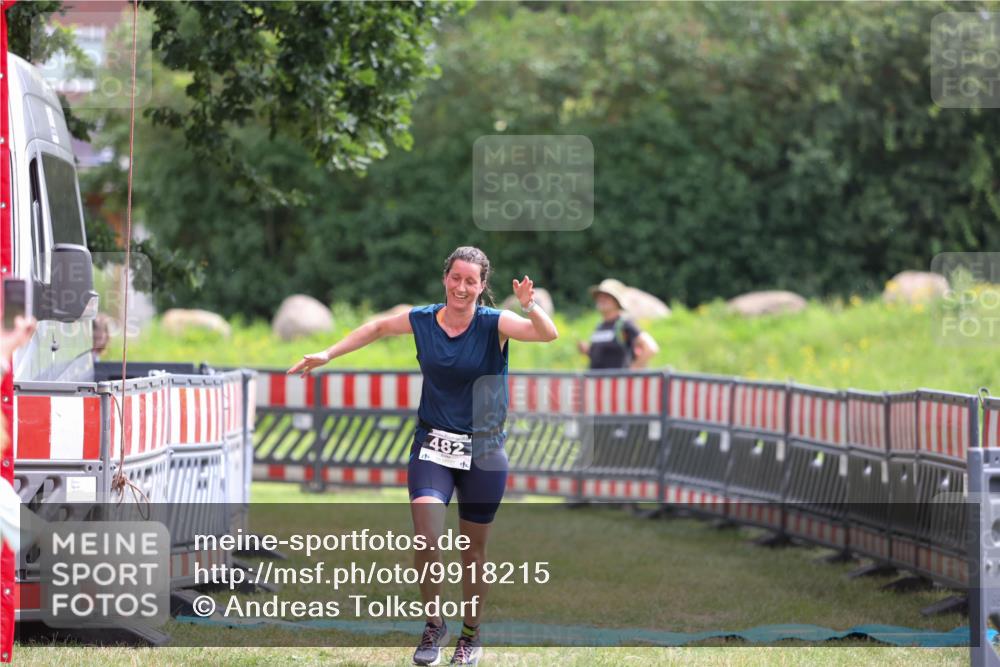 21.06.2026 - 29. Vierlanden-Triathlon Andreas Tolksdorf http://msf.ph/oto/9918215 21.06.2026 11:50:32 Ziel 482 meine-sportfotos.de