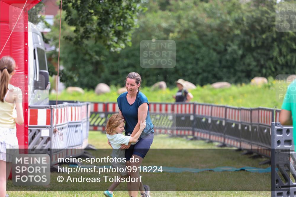 21.06.2026 - 29. Vierlanden-Triathlon Andreas Tolksdorf http://msf.ph/oto/9918224 21.06.2026 11:50:34 Ziel 482 meine-sportfotos.de