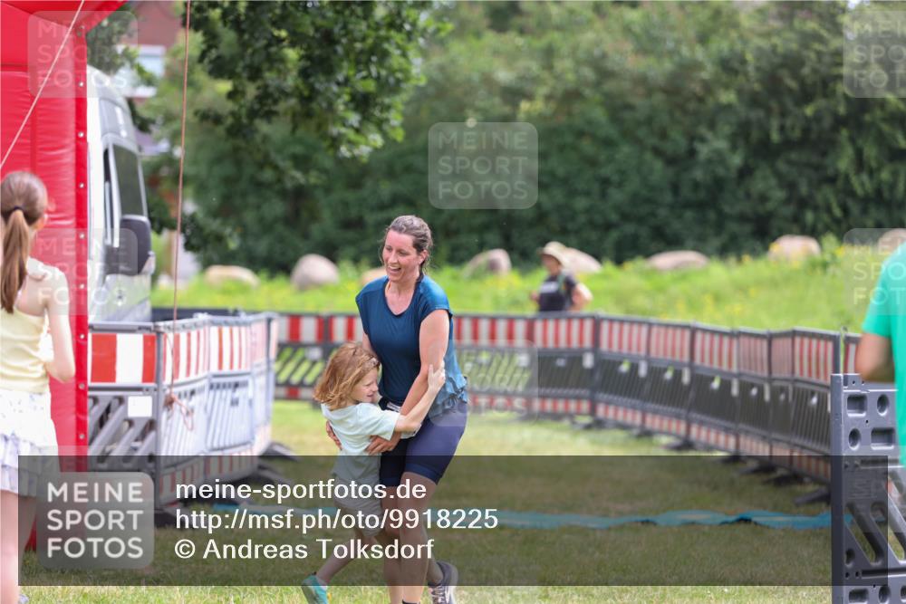 21.06.2026 - 29. Vierlanden-Triathlon Andreas Tolksdorf http://msf.ph/oto/9918225 21.06.2026 11:50:34 Ziel 482 meine-sportfotos.de