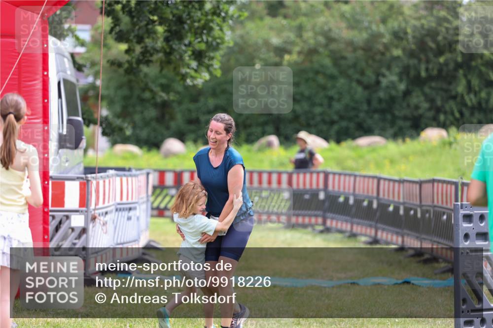 21.06.2026 - 29. Vierlanden-Triathlon Andreas Tolksdorf http://msf.ph/oto/9918226 21.06.2026 11:50:34 Ziel 482 meine-sportfotos.de