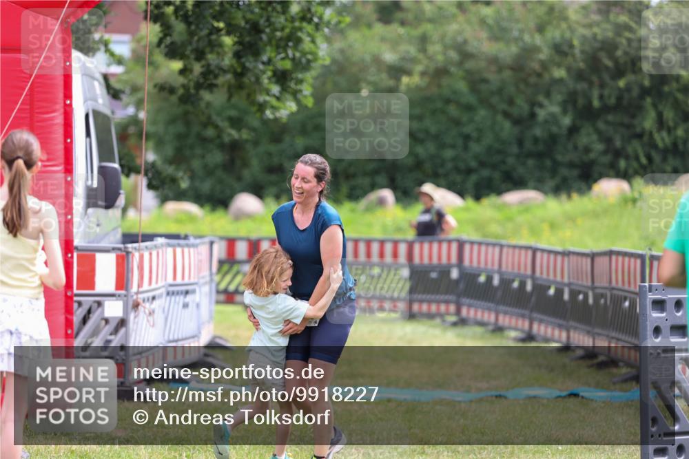 21.06.2026 - 29. Vierlanden-Triathlon Andreas Tolksdorf http://msf.ph/oto/9918227 21.06.2026 11:50:34 Ziel 482 meine-sportfotos.de