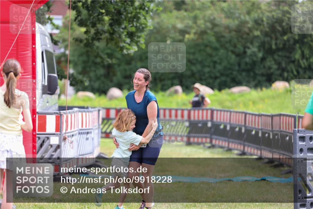 21.06.2026 - 29. Vierlanden-Triathlon Andreas Tolksdorf http://msf.ph/oto/9918228 21.06.2026 11:50:34 Ziel 482 meine-sportfotos.de