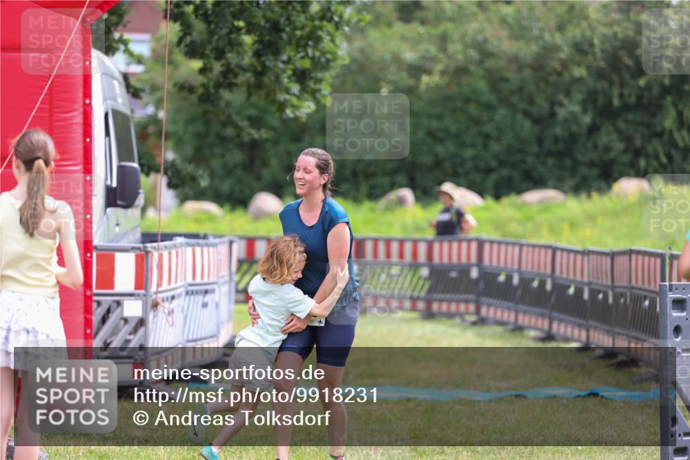 21.06.2026 - 29. Vierlanden-Triathlon Andreas Tolksdorf http://msf.ph/oto/9918231 21.06.2026 11:50:35 Ziel 482 meine-sportfotos.de