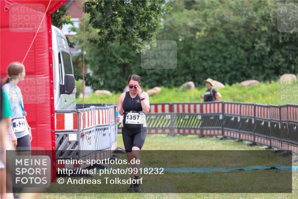 21.06.2026 - 29. Vierlanden-Triathlon Andreas Tolksdorf http://msf.ph/oto/9918232 21.06.2026 11:51:05 Ziel 505, 1357 meine-sportfotos.de