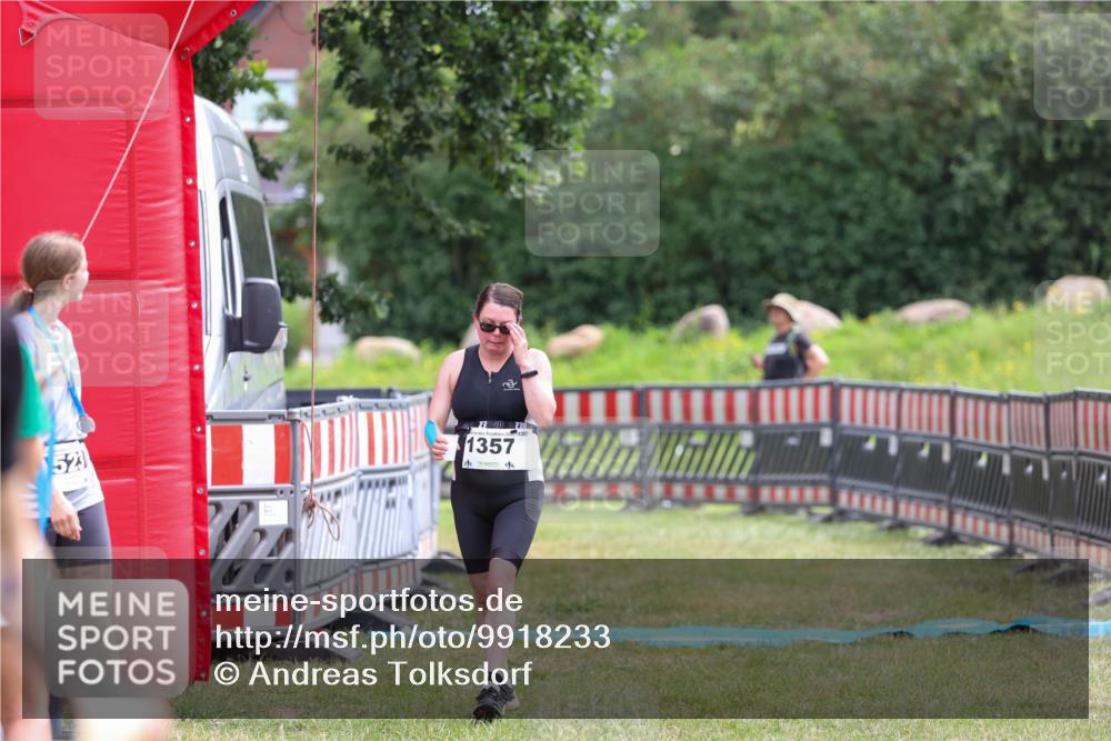 21.06.2026 - 29. Vierlanden-Triathlon Andreas Tolksdorf http://msf.ph/oto/9918233 21.06.2026 11:51:05 Ziel 505, 1357 meine-sportfotos.de