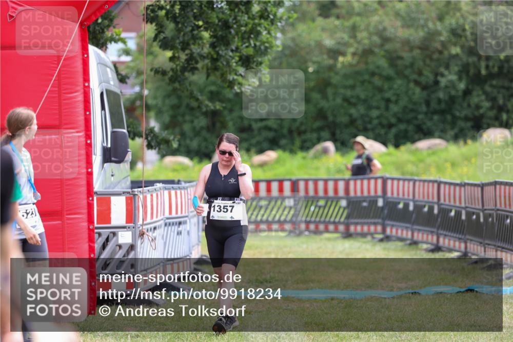 21.06.2026 - 29. Vierlanden-Triathlon Andreas Tolksdorf http://msf.ph/oto/9918234 21.06.2026 11:51:05 Ziel 505, 1357 meine-sportfotos.de