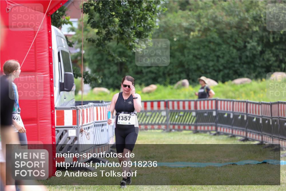 21.06.2026 - 29. Vierlanden-Triathlon Andreas Tolksdorf http://msf.ph/oto/9918236 21.06.2026 11:51:05 Ziel 505, 1357 meine-sportfotos.de