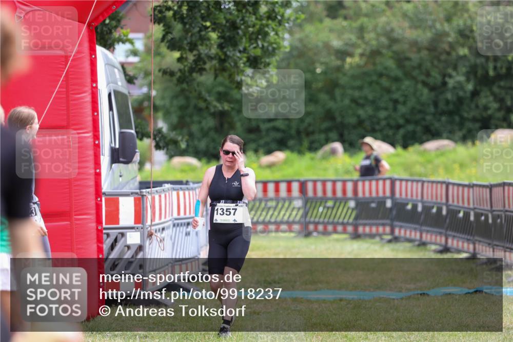 21.06.2026 - 29. Vierlanden-Triathlon Andreas Tolksdorf http://msf.ph/oto/9918237 21.06.2026 11:51:05 Ziel 505, 1357 meine-sportfotos.de